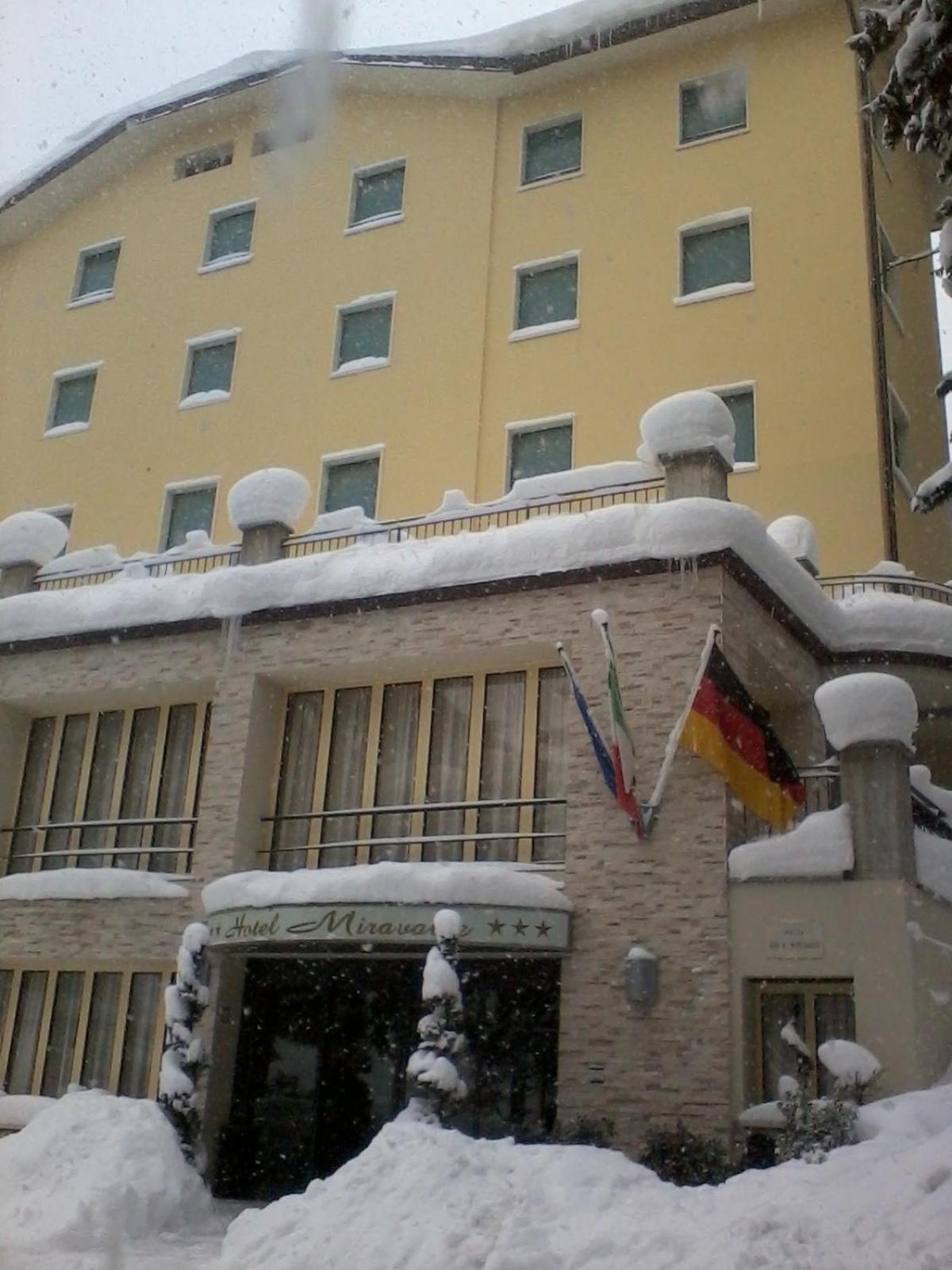 Hotel Miravalle 2000 リッツァーノ・イン・ベルヴェデーレ エクステリア 写真