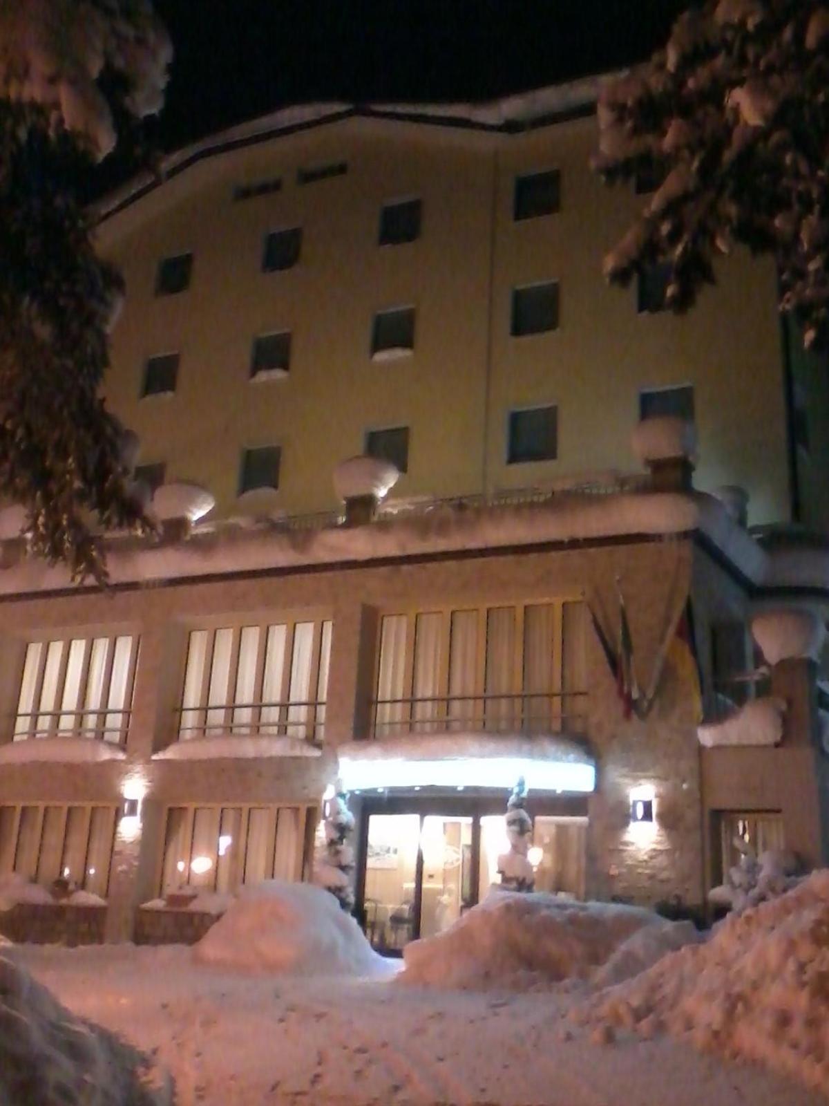 Hotel Miravalle 2000 リッツァーノ・イン・ベルヴェデーレ エクステリア 写真