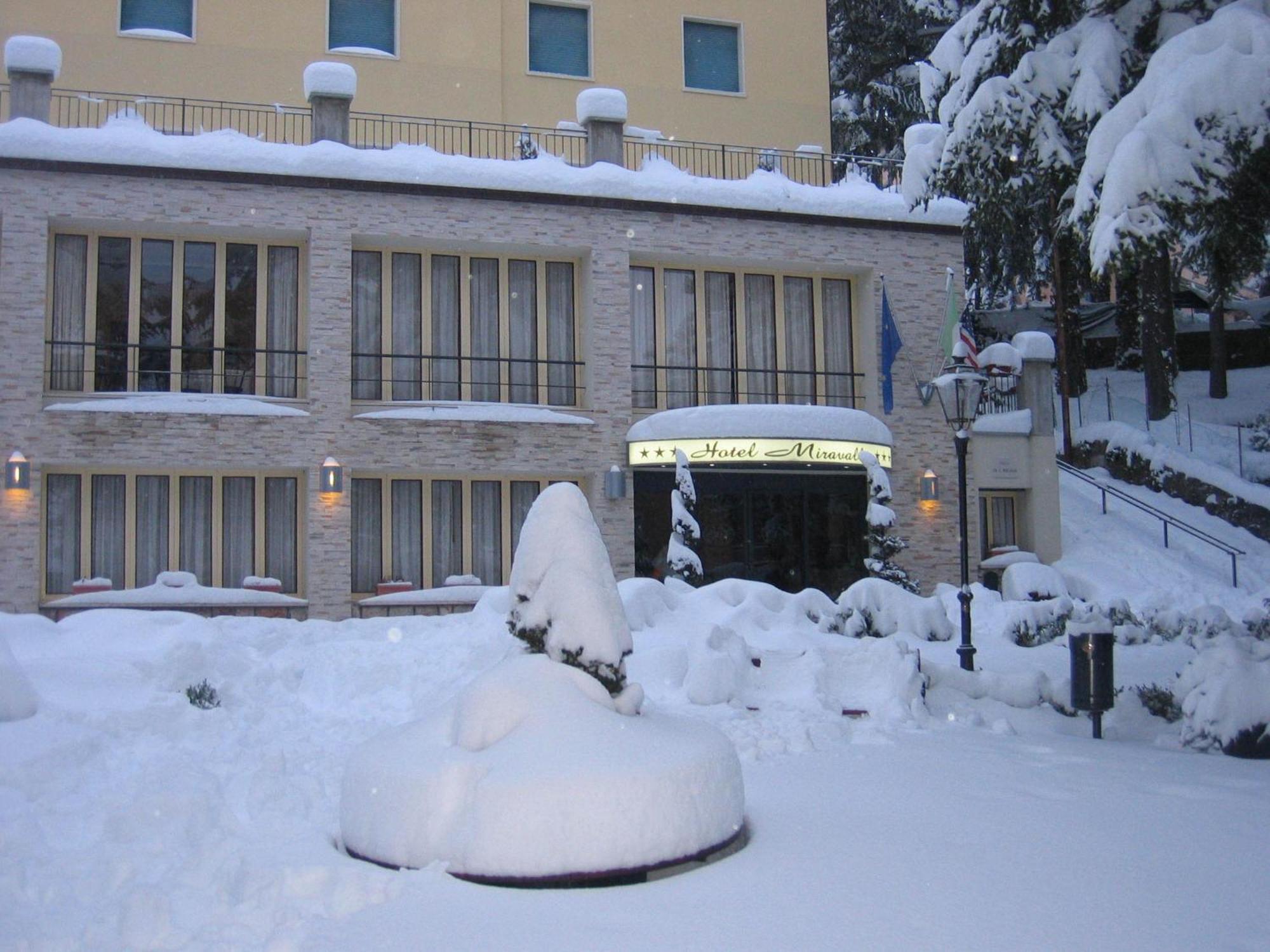 Hotel Miravalle 2000 リッツァーノ・イン・ベルヴェデーレ エクステリア 写真