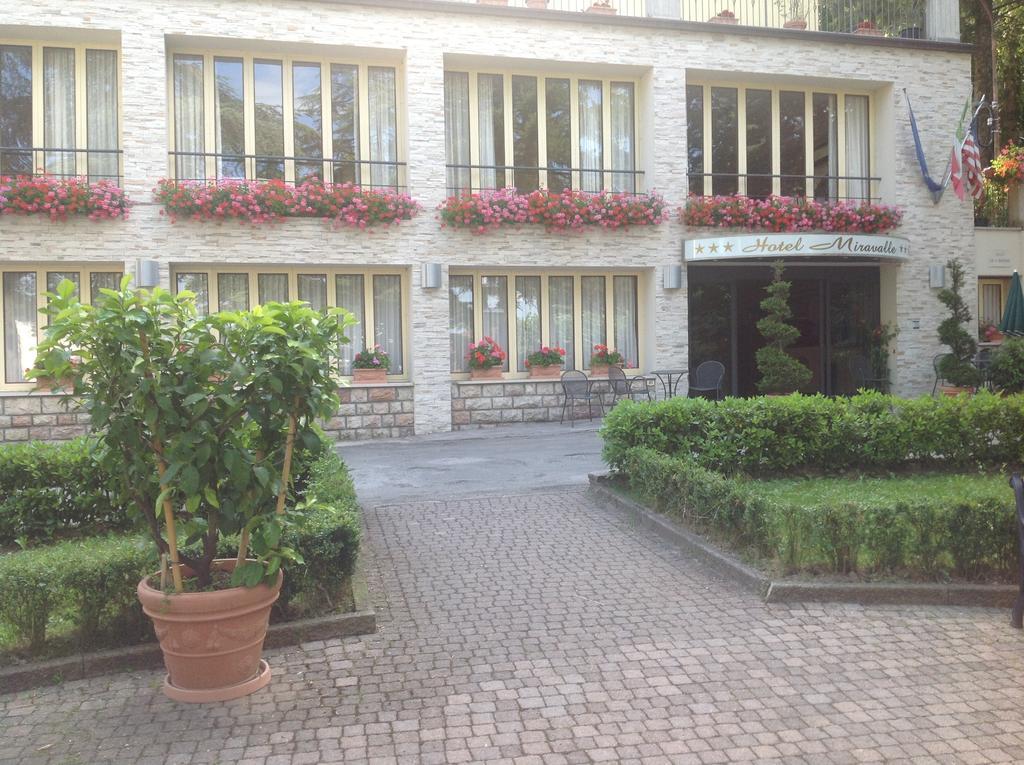 Hotel Miravalle 2000 リッツァーノ・イン・ベルヴェデーレ エクステリア 写真