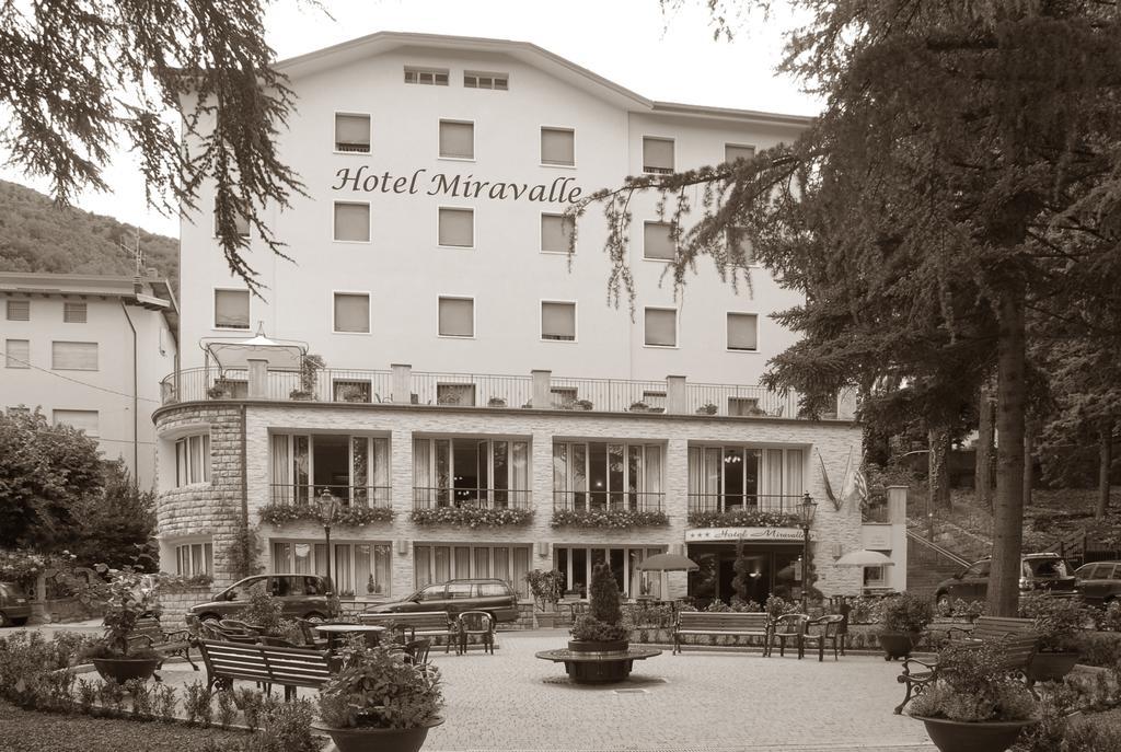 Hotel Miravalle 2000 リッツァーノ・イン・ベルヴェデーレ エクステリア 写真
